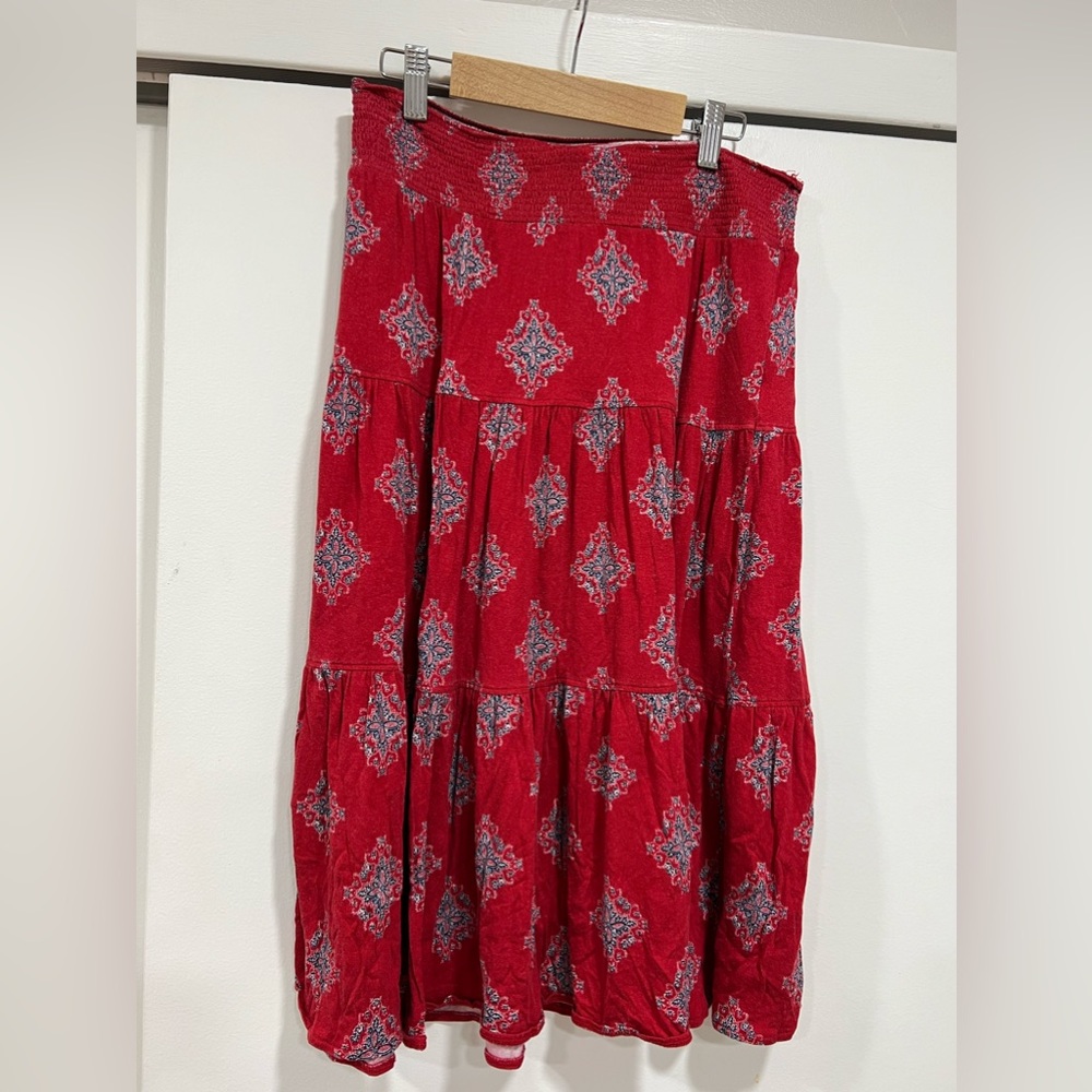 Red pattern midi skirt very lightweight